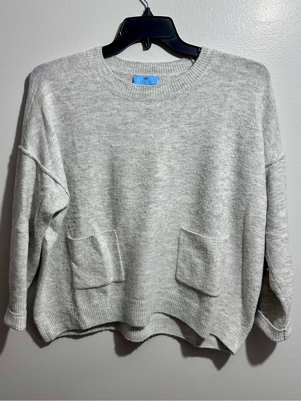 CeCe Heather Gray Crewneck Sweater with Front Pockets Size M (1240)